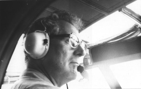 Lightbox - lepszym rozwiązaniem byłoby umieszczenie tytułu zdjęcia na dole, pod zdjęciem (rozmawialiśmy o tym na szkoleniu). Na górze, dłuższy tytuł zachodzi na ikonki związane z wyświetlaniem zdjęć, bo nie każdy lubi wyświetlanie strony na pełny ekran.